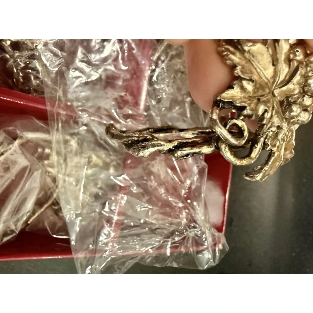 Arthur Court Set of 4 Napkin Rings Pattern Grape with Ivy # 09-0134 NEW